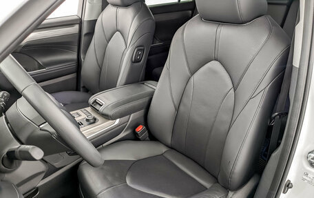 Toyota Highlander, 2024 год, 5 800 000 рублей, 23 фотография