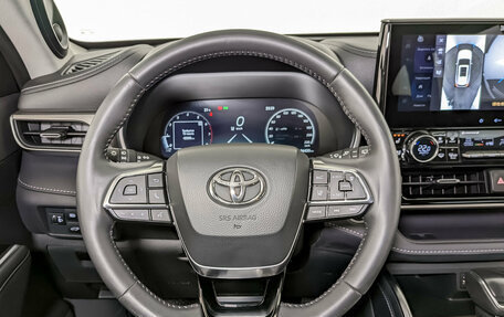 Toyota Highlander, 2024 год, 5 800 000 рублей, 26 фотография