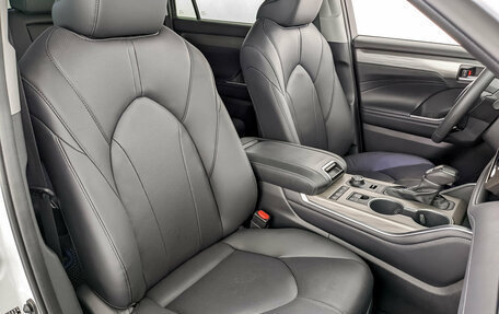 Toyota Highlander, 2024 год, 5 800 000 рублей, 28 фотография