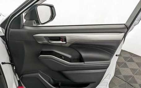 Toyota Highlander, 2024 год, 5 800 000 рублей, 30 фотография