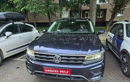 Volkswagen Tiguan II, 2018 год, 2 250 000 рублей, 1 фотография