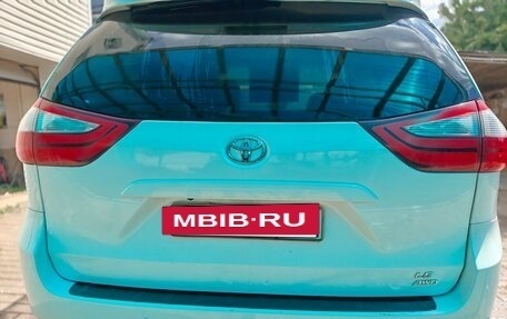 Toyota Sienna III, 2016 год, 2 650 000 рублей, 8 фотография