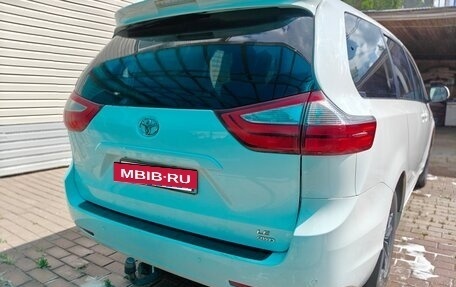 Toyota Sienna III, 2016 год, 2 650 000 рублей, 5 фотография