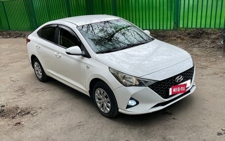 Hyundai Solaris II рестайлинг, 2021 год, 1 220 000 рублей, 4 фотография