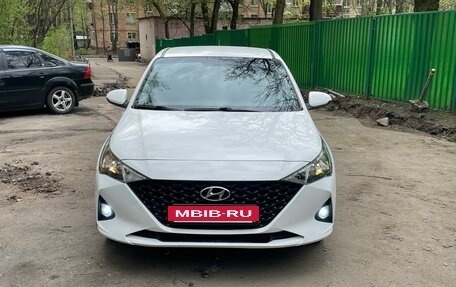 Hyundai Solaris II рестайлинг, 2021 год, 1 220 000 рублей, 5 фотография