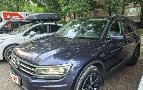 Volkswagen Tiguan II, 2018 год, 2 250 000 рублей, 2 фотография