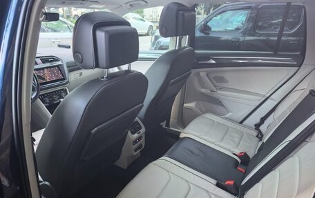 Volkswagen Tiguan II, 2018 год, 2 250 000 рублей, 17 фотография