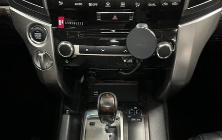 Toyota Land Cruiser 200, 2013 год, 3 600 000 рублей, 8 фотография