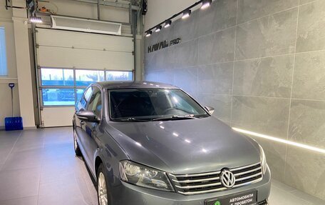 Volkswagen Passat B7, 2012 год, 950 000 рублей, 2 фотография