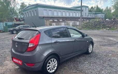 Hyundai Solaris II рестайлинг, 2013 год, 650 000 рублей, 1 фотография