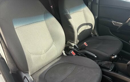 KIA Rio III рестайлинг, 2015 год, 865 000 рублей, 10 фотография