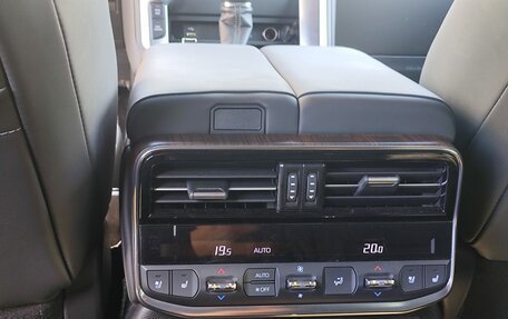 Toyota Land Cruiser, 2024 год, 13 000 000 рублей, 8 фотография