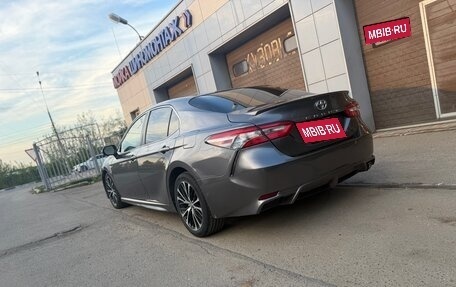 Toyota Camry, 2017 год, 1 460 000 рублей, 7 фотография