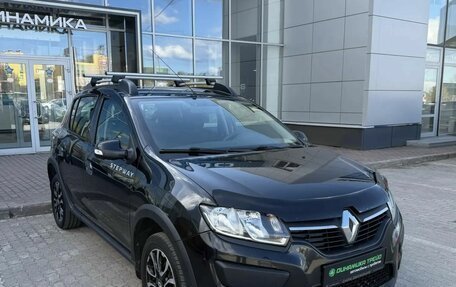 Renault Sandero II рестайлинг, 2016 год, 900 000 рублей, 3 фотография