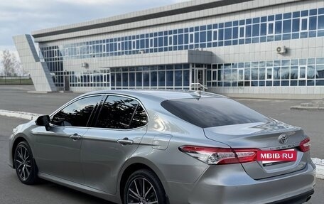 Toyota Camry, 2021 год, 3 395 000 рублей, 6 фотография