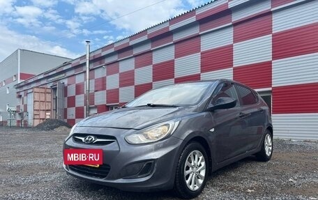Hyundai Solaris II рестайлинг, 2013 год, 650 000 рублей, 3 фотография