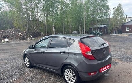 Hyundai Solaris II рестайлинг, 2013 год, 650 000 рублей, 2 фотография