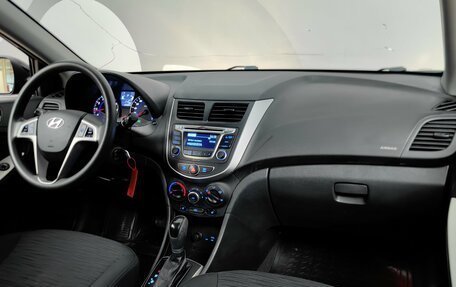Hyundai Solaris II рестайлинг, 2015 год, 915 000 рублей, 13 фотография