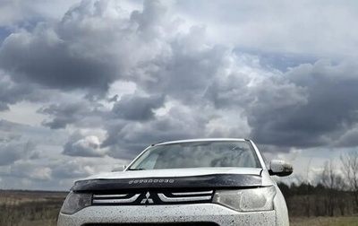 Mitsubishi Outlander III рестайлинг 3, 2013 год, 850 000 рублей, 1 фотография