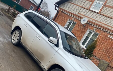 Mitsubishi Outlander III рестайлинг 3, 2013 год, 850 000 рублей, 4 фотография