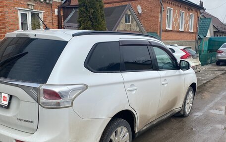 Mitsubishi Outlander III рестайлинг 3, 2013 год, 850 000 рублей, 5 фотография