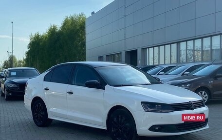 Volkswagen Jetta VI, 2013 год, 1 150 000 рублей, 2 фотография