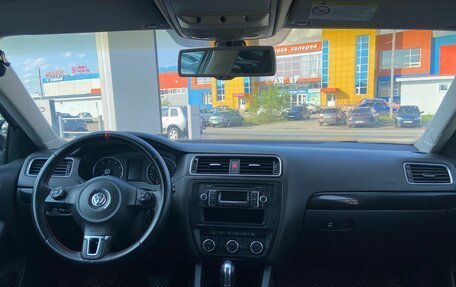 Volkswagen Jetta VI, 2013 год, 1 150 000 рублей, 24 фотография