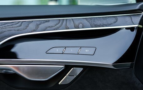 Audi A8, 2021 год, 6 000 000 рублей, 15 фотография