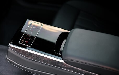 Audi A8, 2021 год, 6 000 000 рублей, 17 фотография