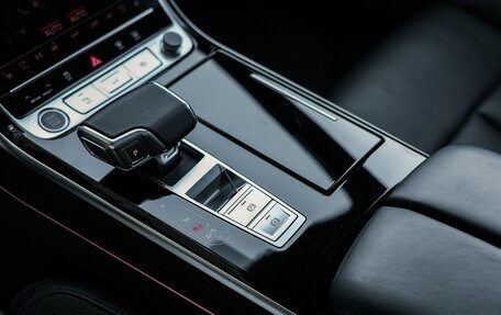 Audi A8, 2021 год, 6 000 000 рублей, 34 фотография