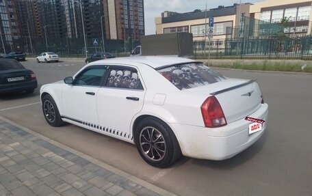 Chrysler 300C II, 2004 год, 770 000 рублей, 3 фотография