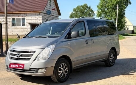 Hyundai Grand Starex Grand Starex I рестайлинг 2, 2017 год, 2 850 000 рублей, 3 фотография