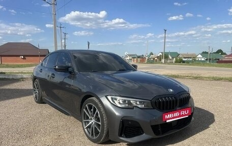 BMW 3 серия, 2019 год, 2 650 000 рублей, 2 фотография