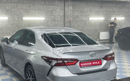 Toyota Camry, 2021 год, 3 300 000 рублей, 1 фотография