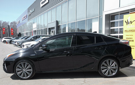 Toyota Prius IV XW50, 2016 год, 1 547 000 рублей, 9 фотография
