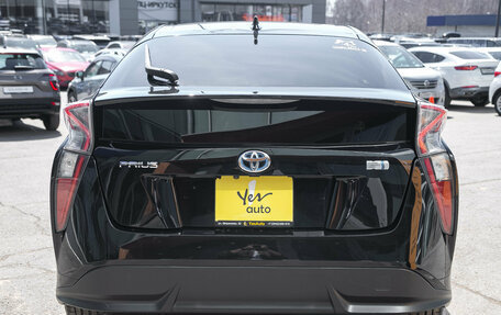Toyota Prius IV XW50, 2016 год, 1 547 000 рублей, 2 фотография