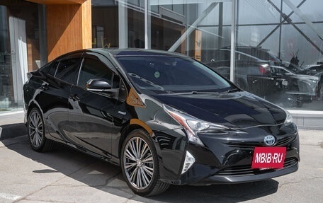 Toyota Prius IV XW50, 2016 год, 1 547 000 рублей, 5 фотография