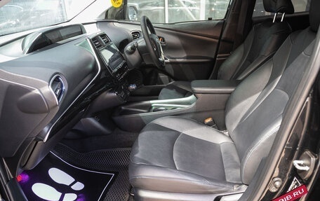Toyota Prius IV XW50, 2016 год, 1 547 000 рублей, 17 фотография