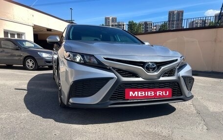 Toyota Camry, 2021 год, 3 300 000 рублей, 5 фотография