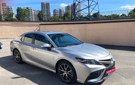 Toyota Camry, 2021 год, 3 300 000 рублей, 7 фотография