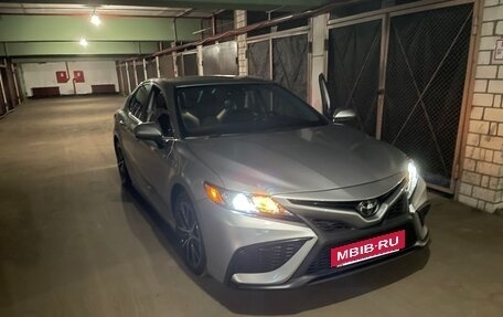 Toyota Camry, 2021 год, 3 300 000 рублей, 4 фотография