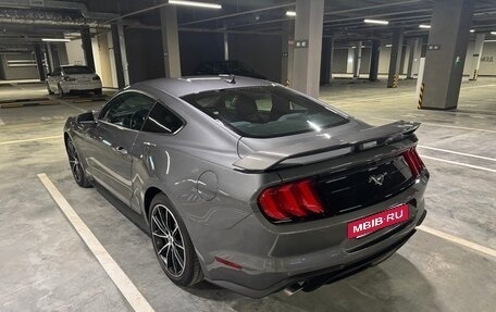 Ford Mustang VI рестайлинг, 2023 год, 4 850 000 рублей, 6 фотография