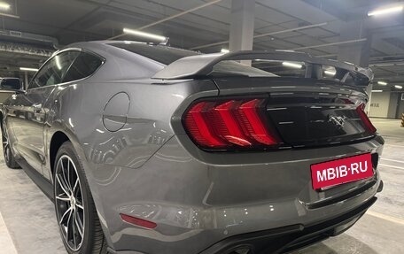 Ford Mustang VI рестайлинг, 2023 год, 4 850 000 рублей, 9 фотография