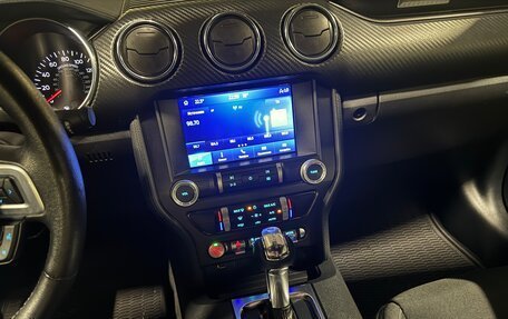 Ford Mustang VI рестайлинг, 2023 год, 4 850 000 рублей, 28 фотография