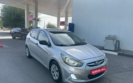 Hyundai Solaris II рестайлинг, 2011 год, 585 000 рублей, 7 фотография
