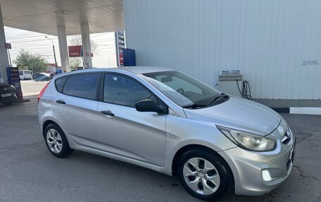 Hyundai Solaris II рестайлинг, 2011 год, 585 000 рублей, 21 фотография