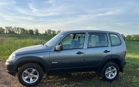Chevrolet Niva I рестайлинг, 2017 год, 646 900 рублей, 3 фотография