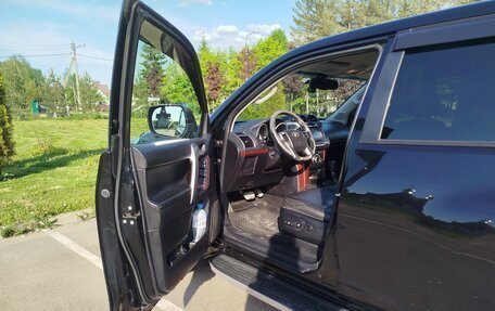 Toyota Land Cruiser Prado 150 рестайлинг 2, 2014 год, 3 500 000 рублей, 9 фотография