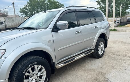 Mitsubishi Pajero Sport II рестайлинг, 2014 год, 1 780 000 рублей, 2 фотография
