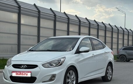 Hyundai Solaris II рестайлинг, 2011 год, 700 000 рублей, 1 фотография